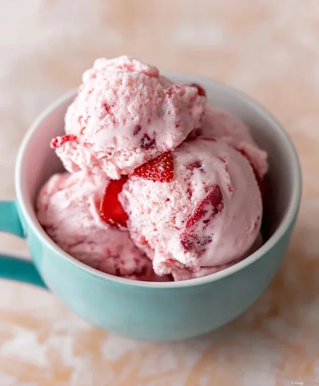 Homemade Strawberry Ice Cream
