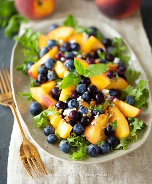 Summer Peach Blueberry Knon-non-non-alcoholic alternativeic non-alcoholic ale Salad