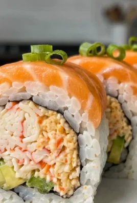 Kani Sushi (Spicy Crab Roll)